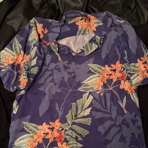 Tommy Bahama Blue Floral Casual Button Down Shirt